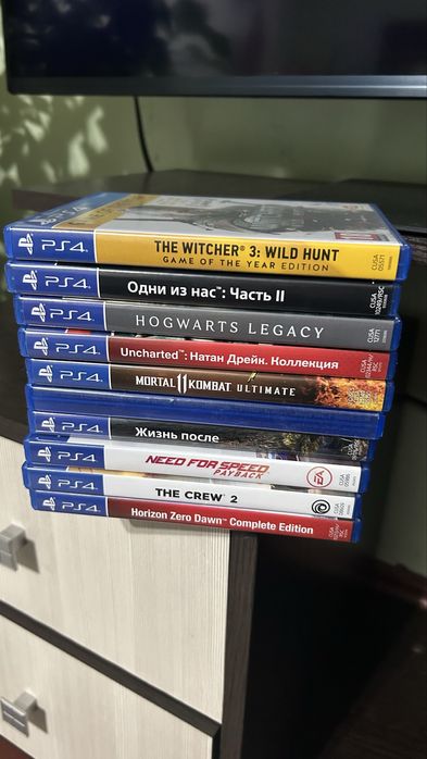 Приставка PS4 fat, 2 геймпада, диски