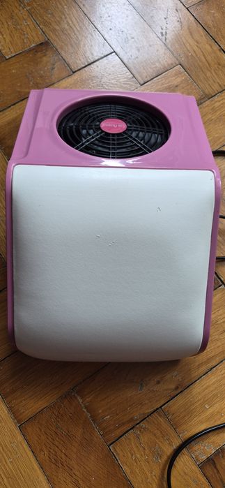 Aspirator profesional pentru manichiura