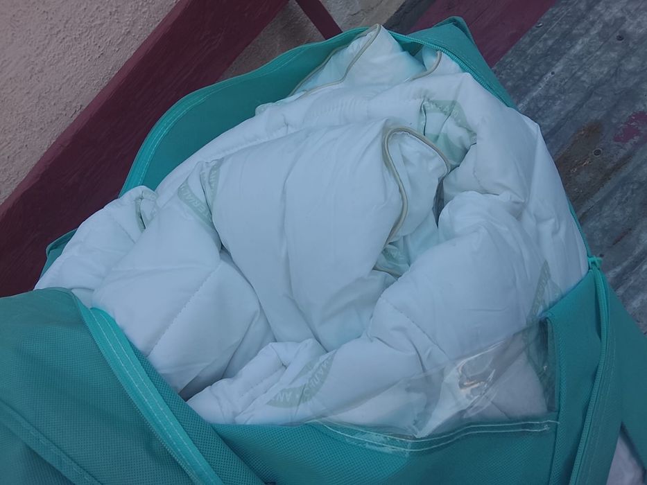 Одеяло и две подушки