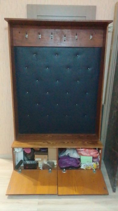 Срочно продается Шкаф вешалки