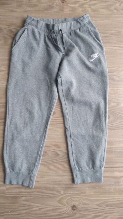 Nike  - оригинално долнище 146-156 см