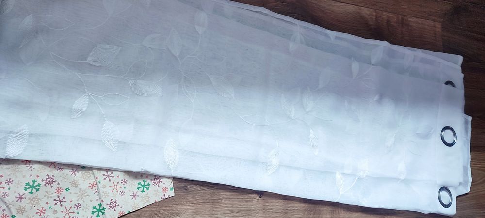 Perdele cu inele alb strălucitor, inserții frunze, doua bucăți