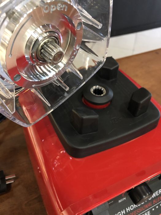 Блендер профессиональный! 2200W