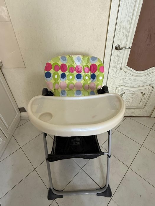 Продаётся детский стульчик для кормления Chicco