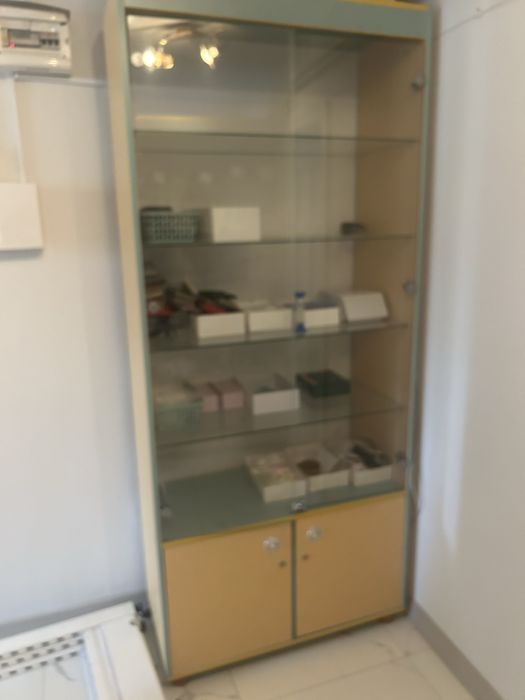 Продам шкафы/ витрины