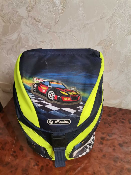 Продам школьный рюкзак для мальчика.