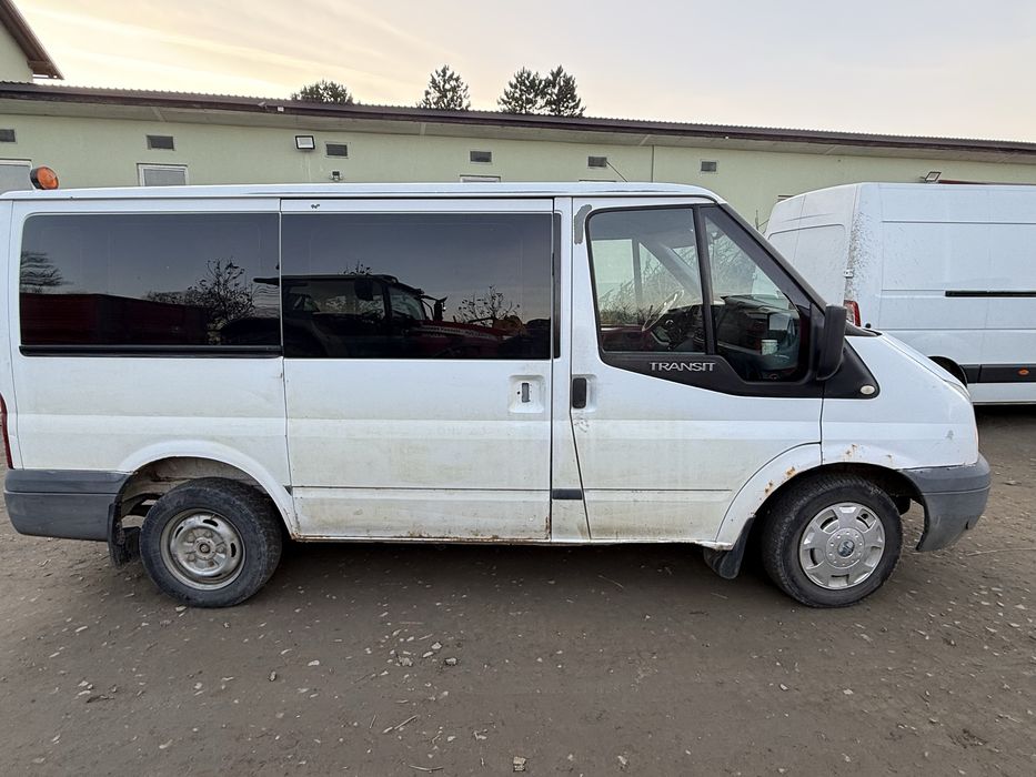 Ford Transit 8+1