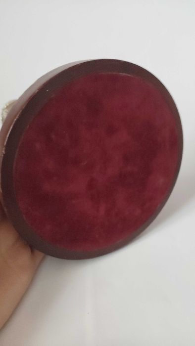 Красив стар свещник изработен от посребрен метал и дърво