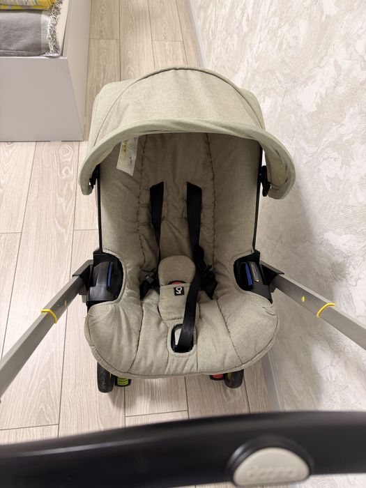 Продам коляску Doona