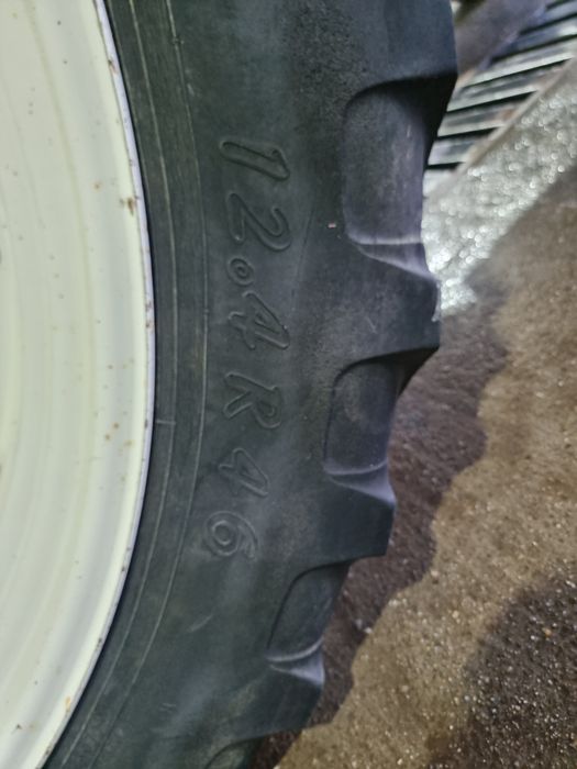 Roti 16,9 r34  tractor Fiat (roti tehnologice 12,4 r46))