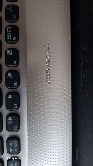 Лаптоп Asus 15.6 core I3 6th gen.