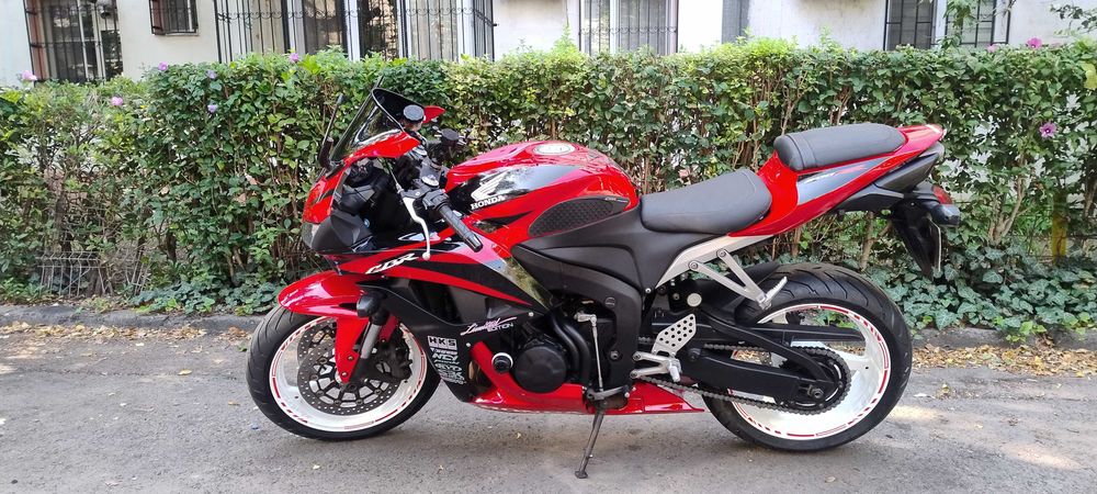 Honda CBR 600RR PC 46