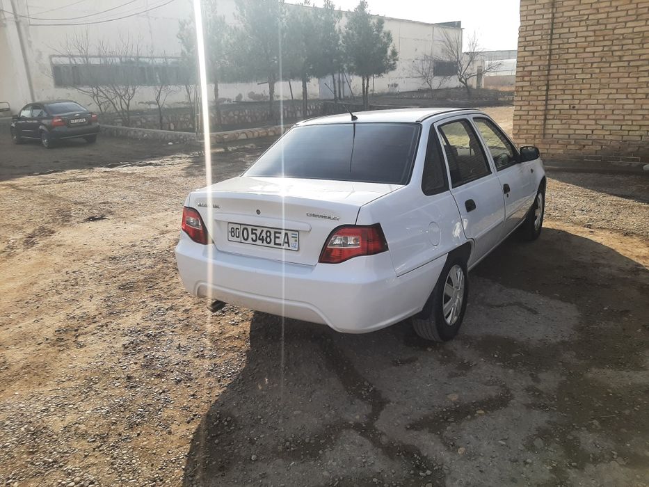 Nexia 2 dons 1.6 sotiladi.Holati alo