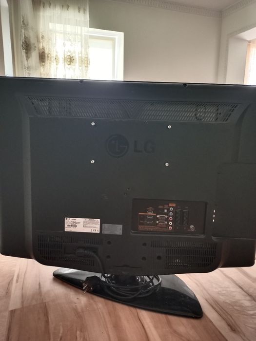 телевизор LG.32 диагональ