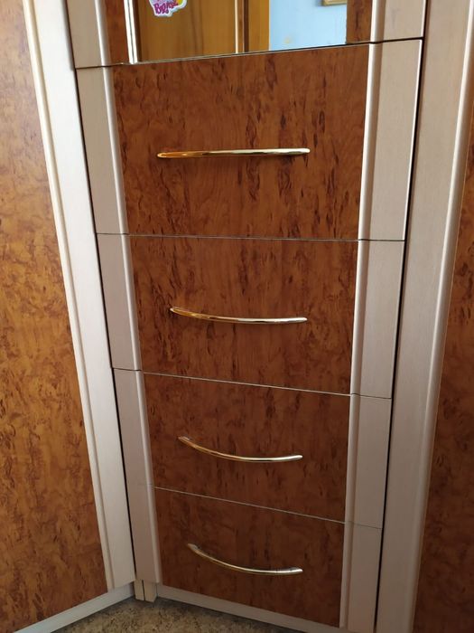 Продам мебельный гарнитур угловой