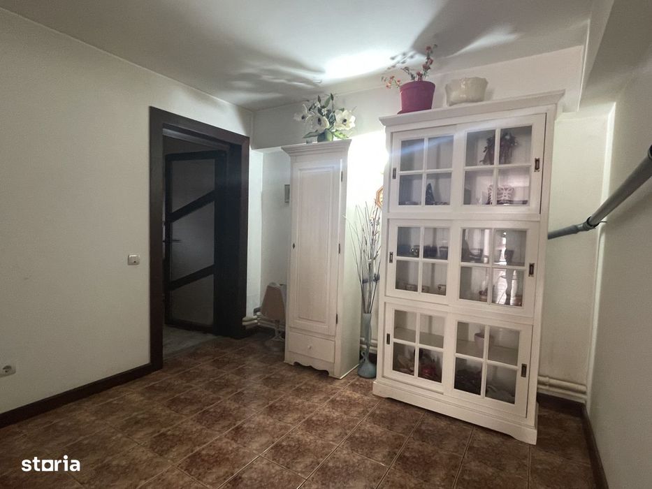 Casa 8 camere– Savinesti