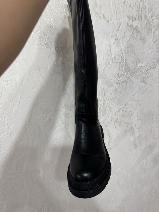 Продам зимные сапоги