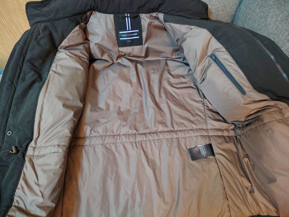 Зимно яке с качулка Tomy Hilfiger( L)