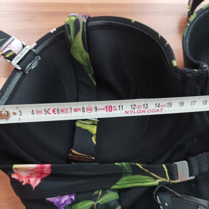 Ted Baker/Tory Burch/Triumph цели  бански