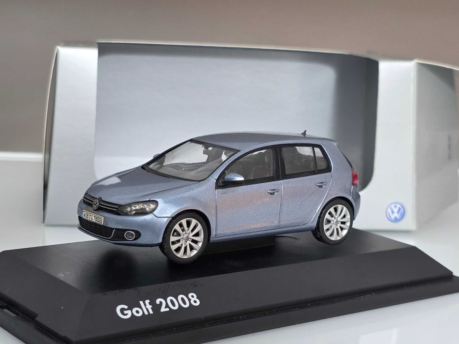 Macheta Auto 1/43 Schuco Dealer Edition VW Volkswagen Golf 2008