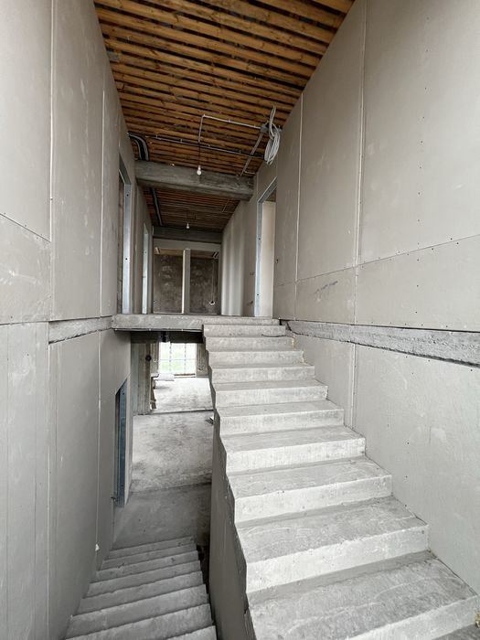 Продам дом в два уровня