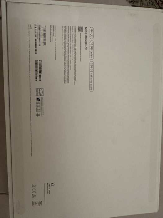 Продам новый макбук М4(256гб)