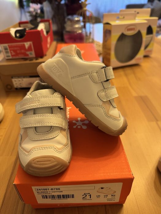 Обувки biomehanica и adidas