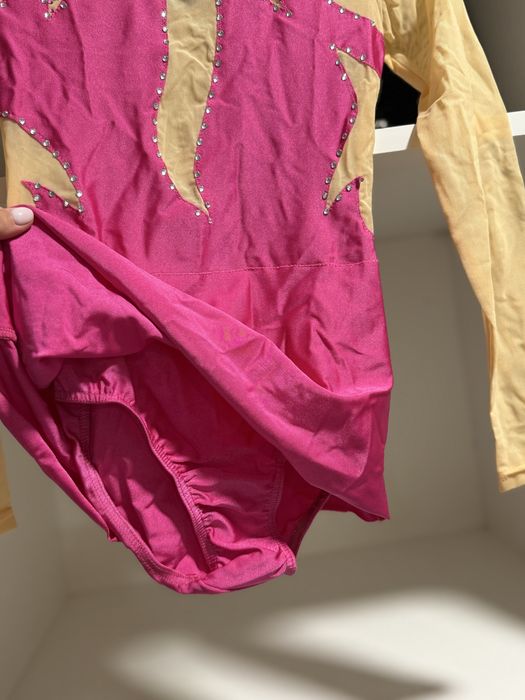 Розово трико за гимнастика