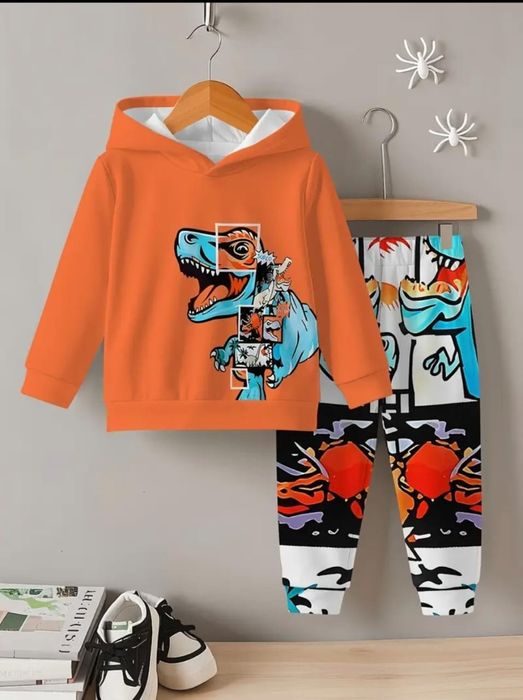 Продам стильный детский костюм.