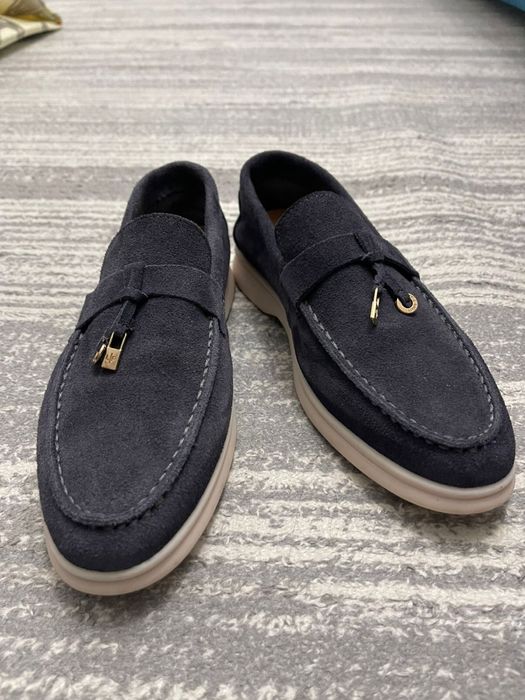 Продам лоферы 38 размер одевала один раз