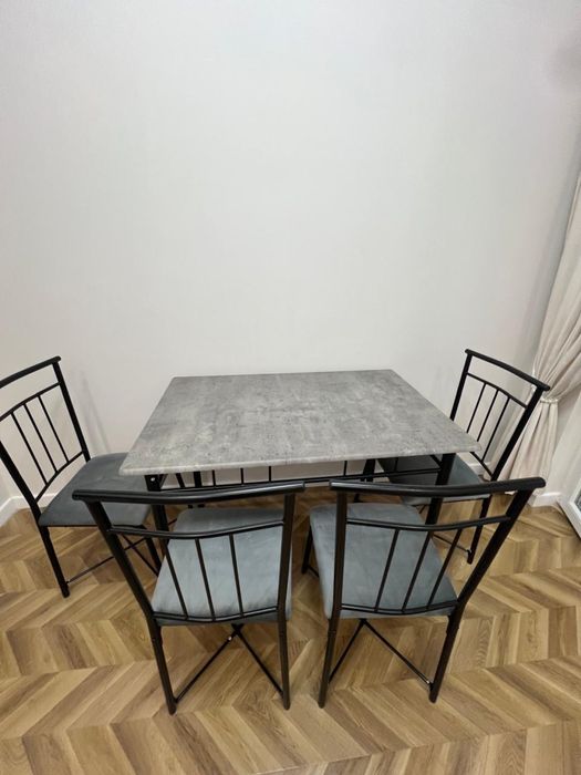 Продам стол и стулья