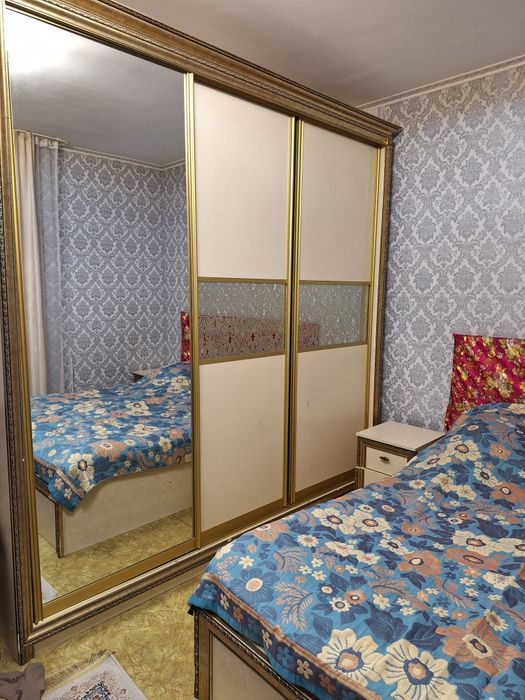 Продаю спальный гарнитур