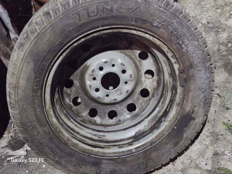 Продам зимний шины дисками 2шт