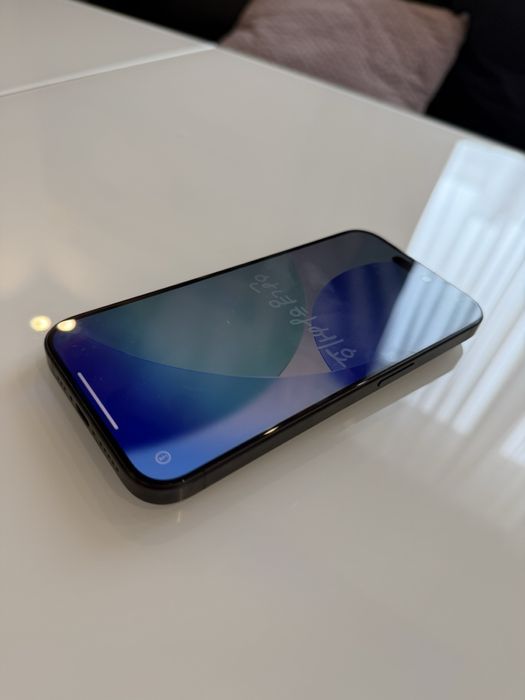 iPhone 15 Pro 128GB, Black.