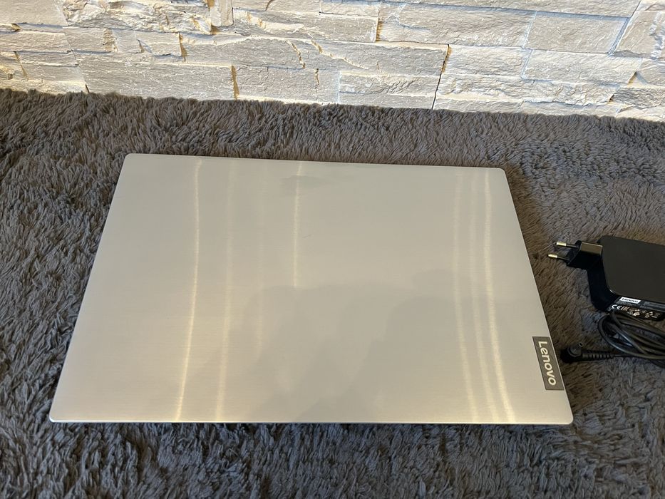 Laptop Lenovo Idea Pad i5 8th gen