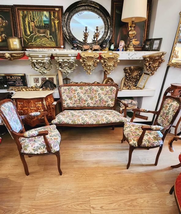 Антикварна гарнитура – диван с две кресла, жакард