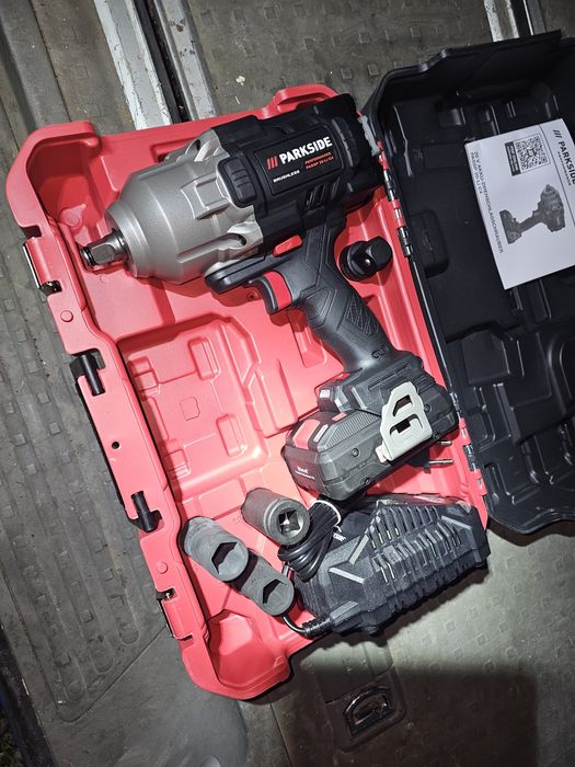 Masina de strâns rotile cu percutie parkside  noua