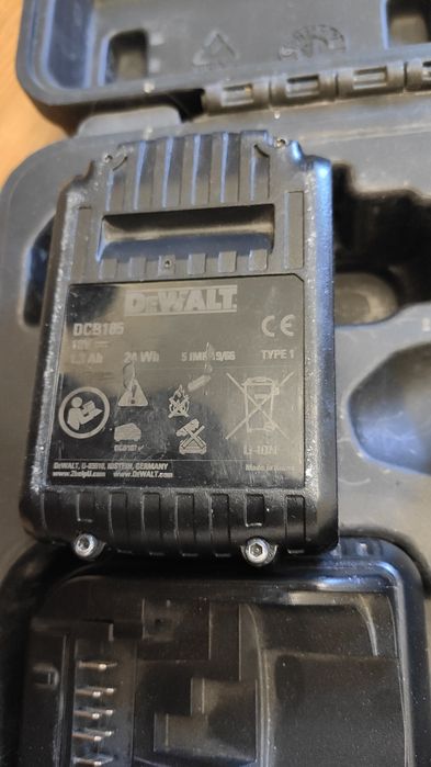 Дрель-шуруповерт DeWalt DCD771