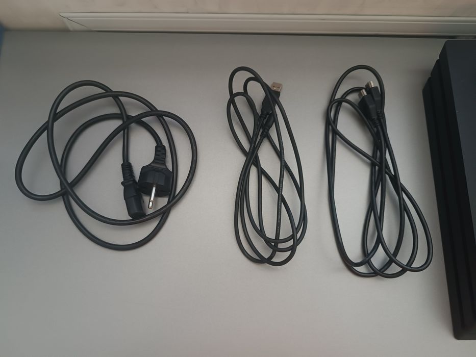 Playstation 4 pro 10 Дисков с Играми 2 Контролера