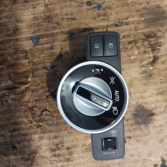 Ключ за фарове Мерцедес Е клас 207 212 / Mercedes E class w212