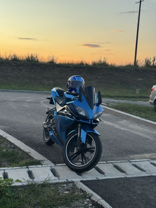 Yamaha YZF R125 2010