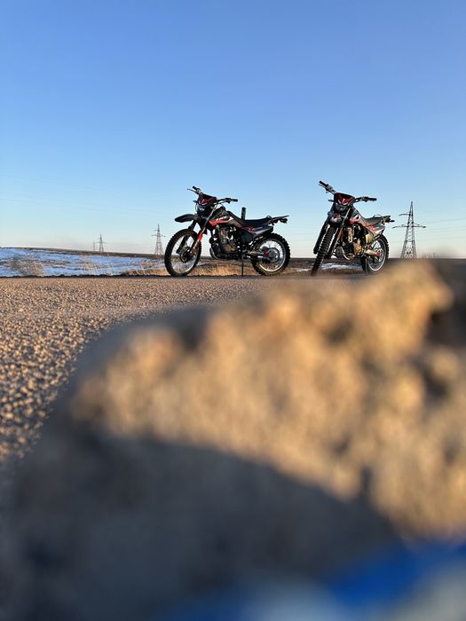 Продам мотоцикл эндуро 250сс