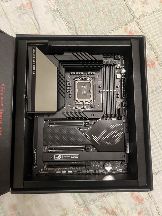 Asus ROG Maximus Z690 Hero