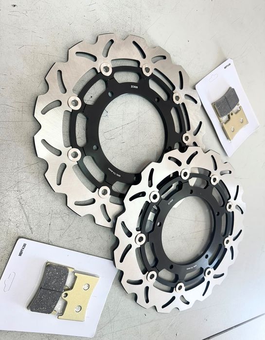 НОВИ спирачни дискове и накладки за Yamaha R1 / R6 / V-max / FJR / FZ1