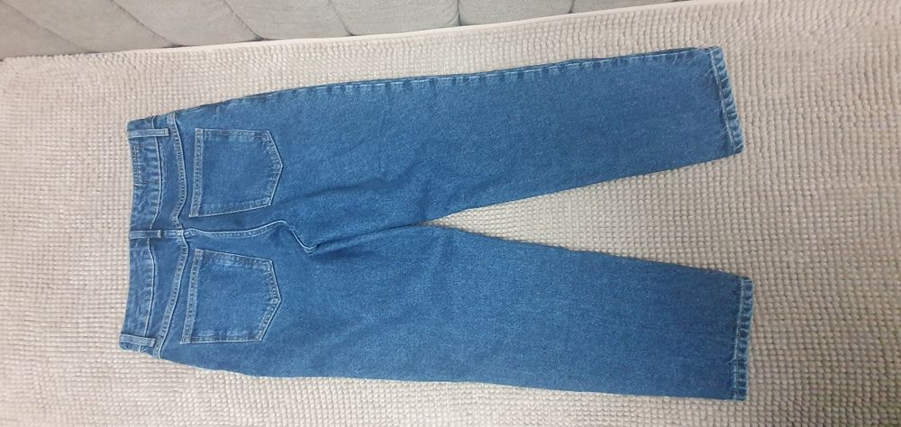 Женские джинсы mom