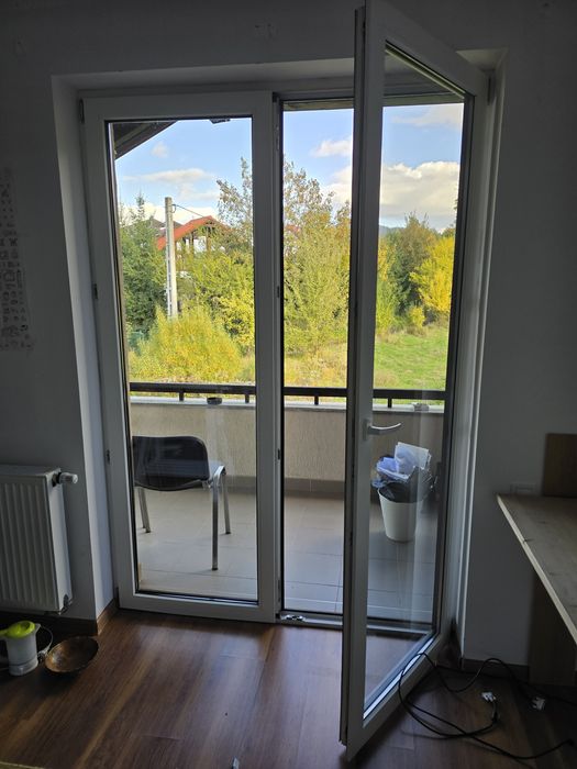 Vând geamuri termopan si usi de balcon