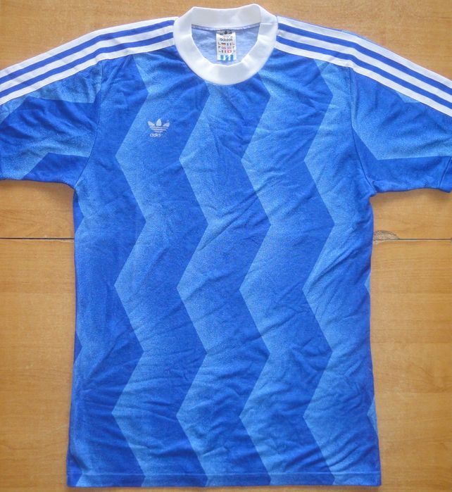 Футболна фланелка Левски 1988, размер М