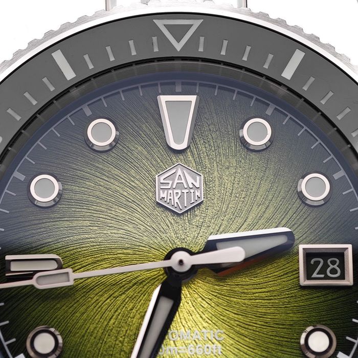 San Martin SN0148-GB Integrated Bracelet Green Dial