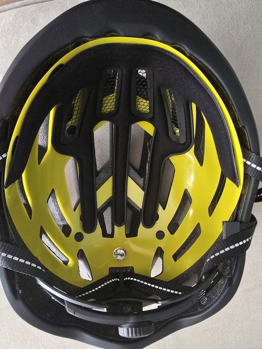 Вело шлем с Mips