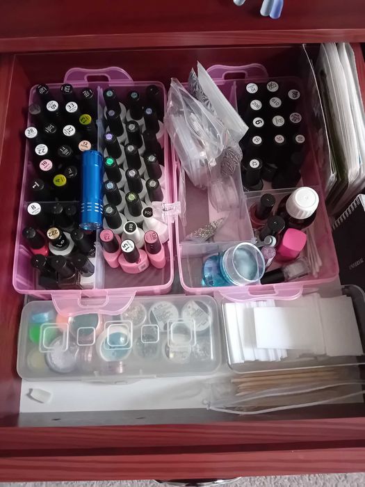 Продам стол для маникюра